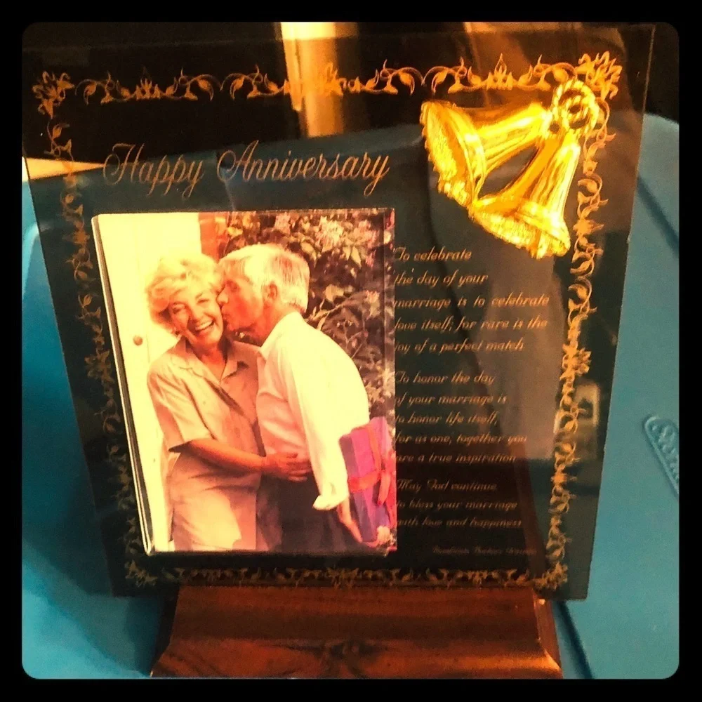 Happy Anniversary keepsake picture frame